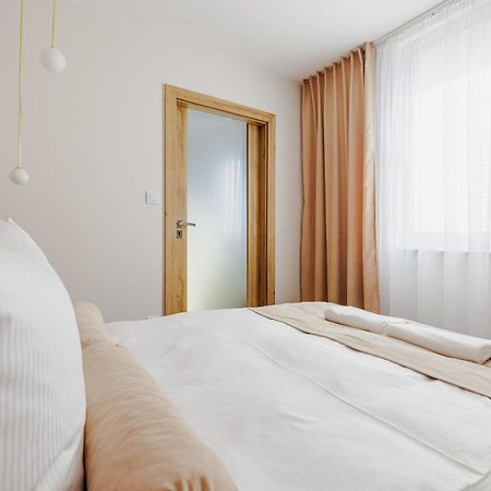 Aparthotel Cisza I Spokoj Raszyn Exterior foto